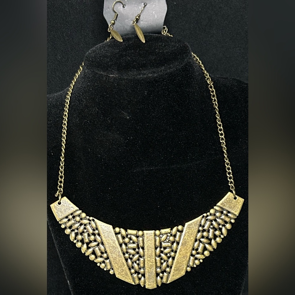 Paparazzi Gold and Silver Beaded Necklace